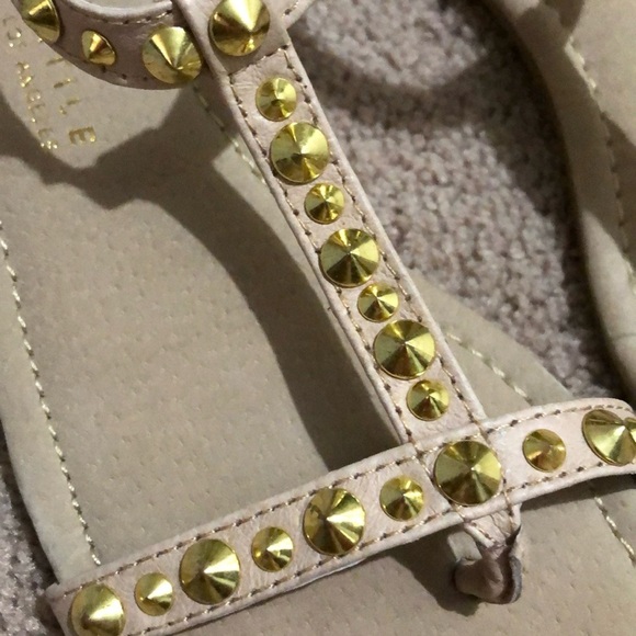 Very Volatile Tan Studded Beige Sandals Size 6 - Picture 2 of 4